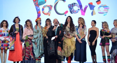 CEMİL İPEKÇİ DEFİLESİYLE GECEYE DAMGASINI VURDU