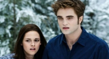 ALACAKARANLIK EFSANESİ GERİ GELİYOR