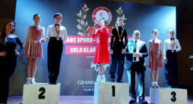 15 MADALYAYLA DÖNDÜLER