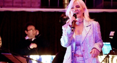 ÖMÜR GEDİK YENİ YILA FİLENİN SULTANLARIYLA GİRDİ