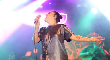 Ceylan Ertem'den Müzikseverlere Büyük Sürpriz: Sezen Aksu İmzalı Şarkılar!