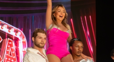 Yonca Evcimik’ten 90’lara nostaljik yolculuk