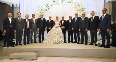 Müsavat Dervişoğlu, Kuleyin ile Kibrit çiftinin nikahında şahitlik yaptı
